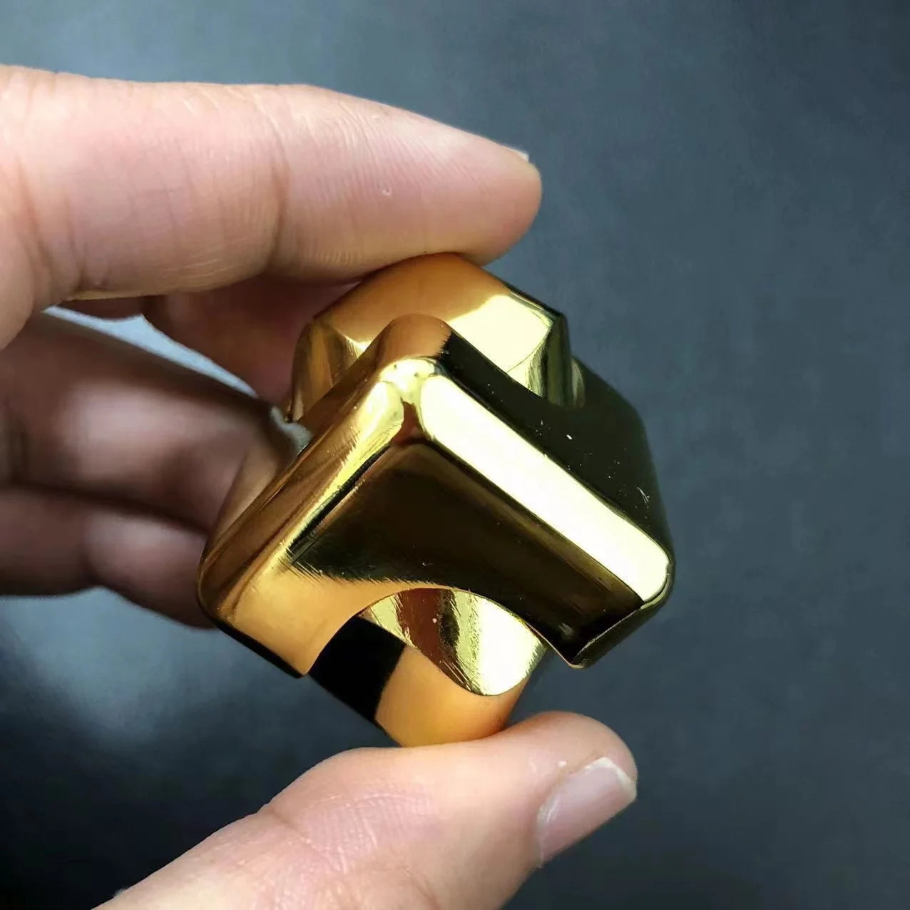 Ultra cool cube fidget spinner. Quite a mesmerising and different type of spinner.