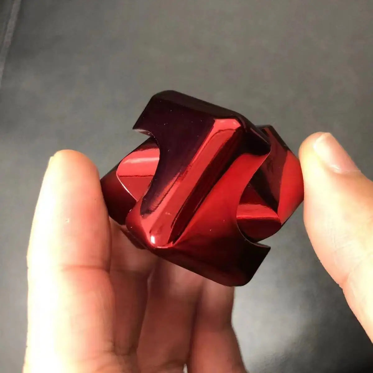 Ultra cool cube fidget spinner. Quite a mesmerising and different type of spinner.