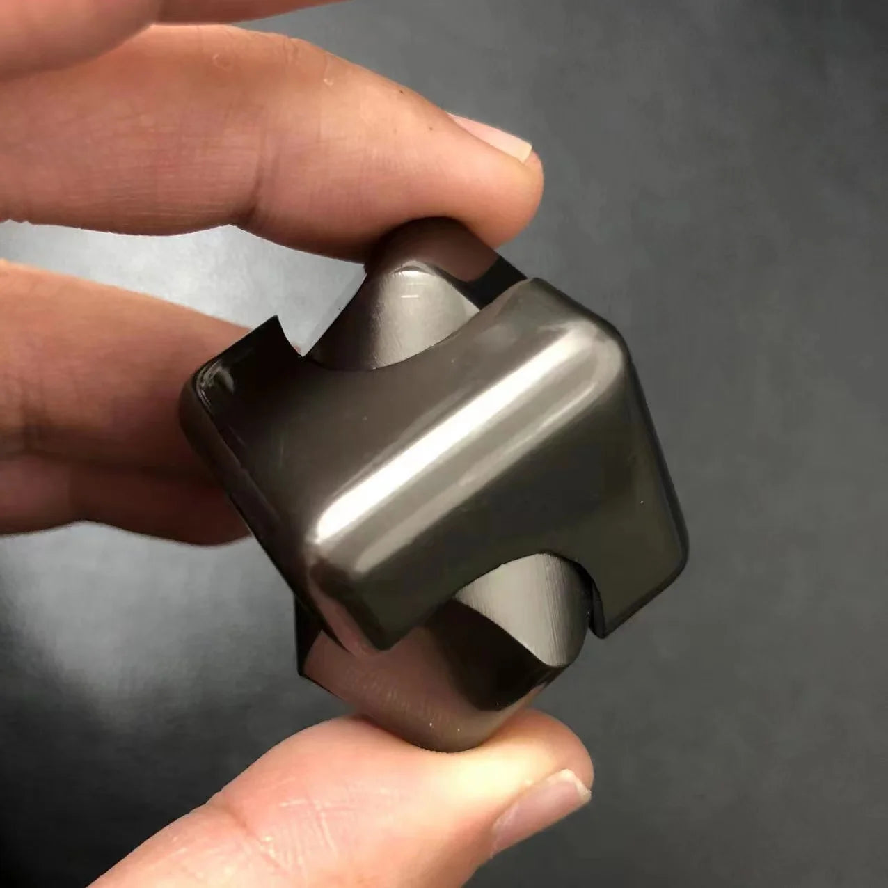 Ultra cool cube fidget spinner. Quite a mesmerising and different type of spinner.